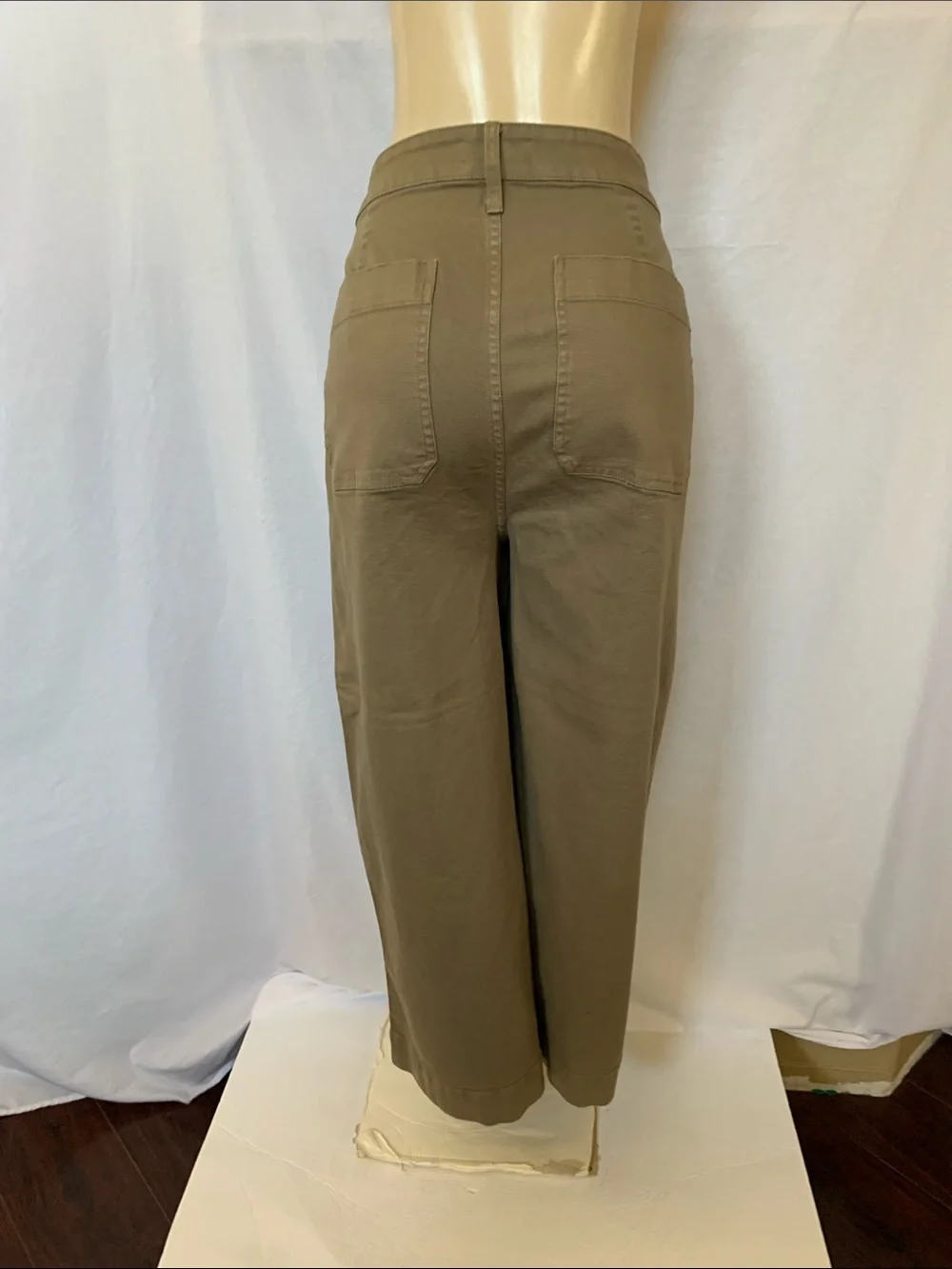 MADEWELL Women’s Jeans High-Rise Wide Leg Crop Pants in Olive Green Size 37
NWOT - Picture 3 of 5